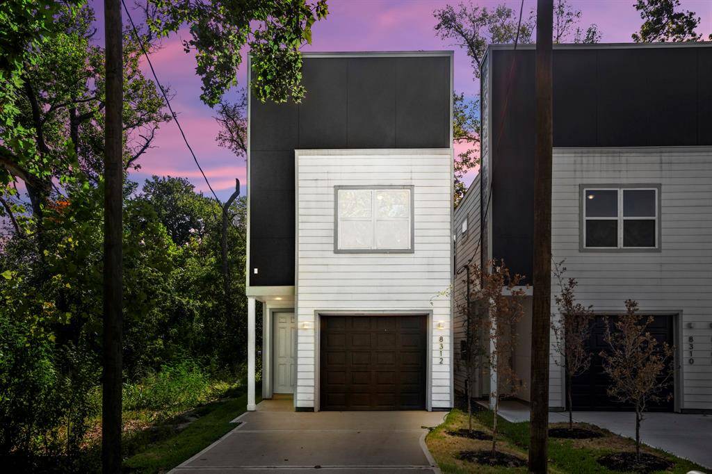 8312 Prairie View Drive,  Houston,  TX 77088