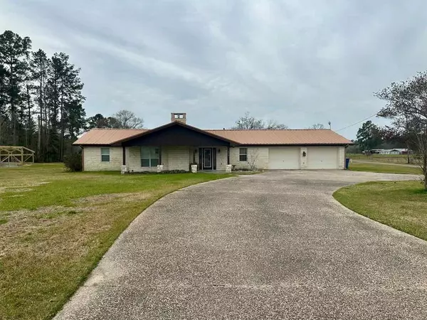 219 County Road 707, Buna, TX 77612