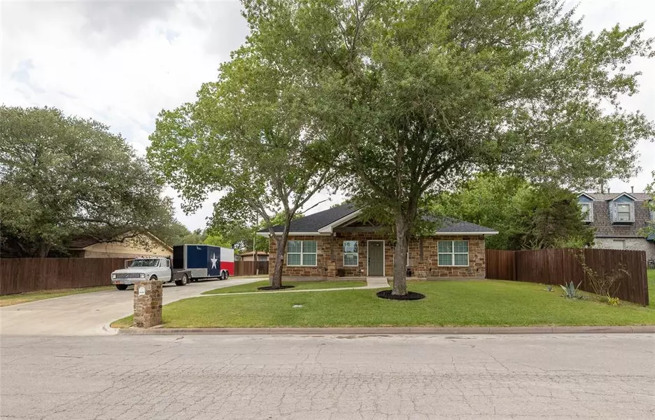 2102 Cary CIR, Bryan, TX 77803