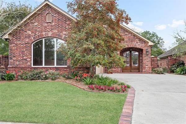 1 Waterford GDNS, Pinehurst, TX 77630