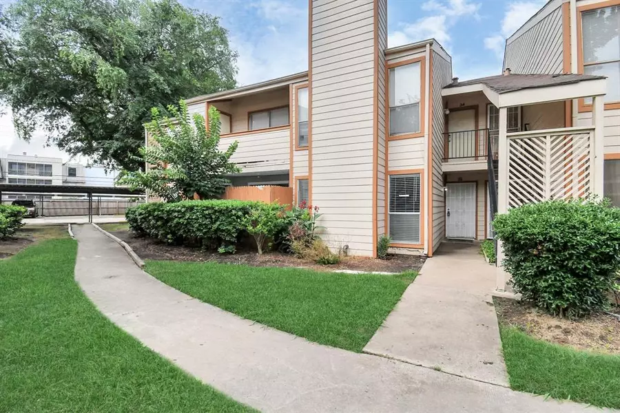 10202 Forum park DR #33, Houston, TX 77036