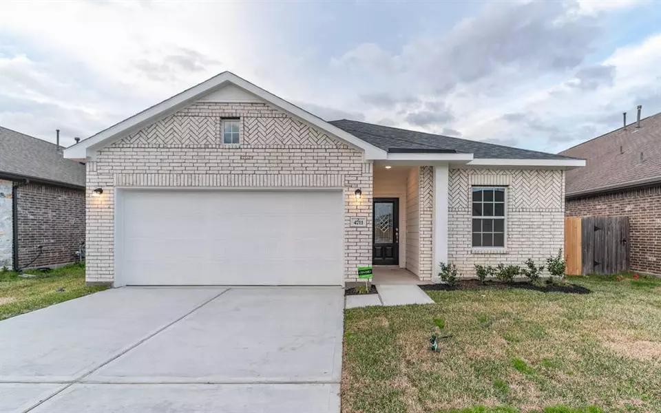 4711 Goldeneye DR, Baytown, TX 77521