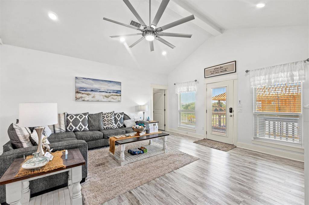 Crystal Beach, TX 77650,965 Wommack DR