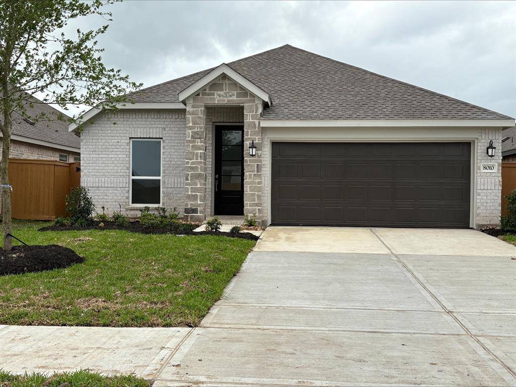 2415 Phantom Quartz LN, Rosharon, TX 77583
