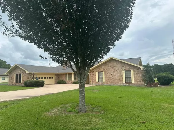 3445 Smart Dairy LN, Beaumont, TX 77713