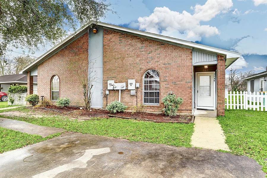 3015 Taylor ST, La Marque, TX 77568