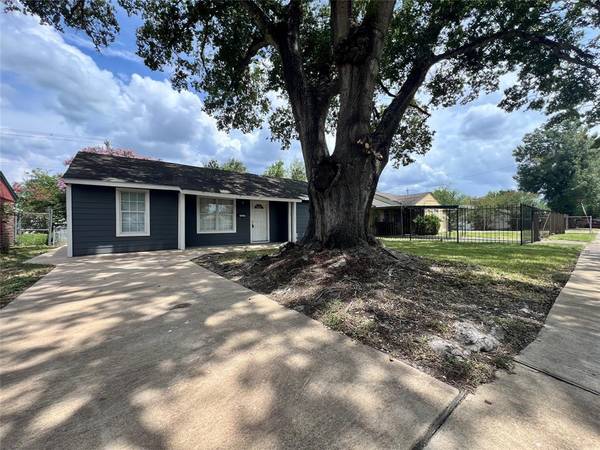 4829 Brinkley ST,  Houston,  TX 77033