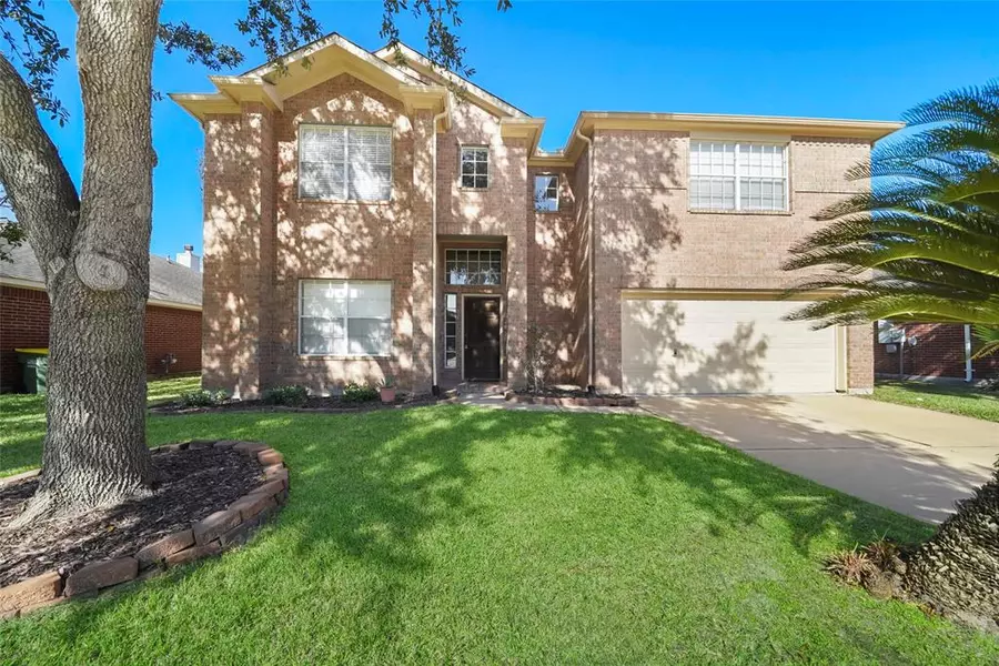 9811 Hallmark LN, Pearland, TX 77584