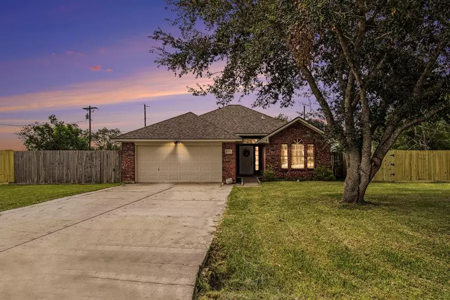 19198 County Road 669e, Alvin, TX 77511