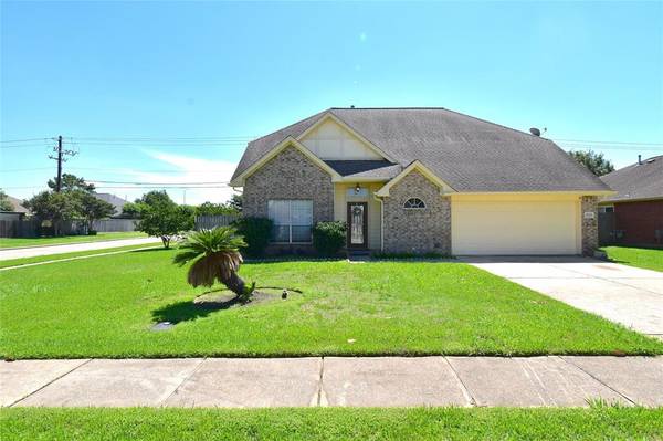 3725 Choctaw DR, La Porte, TX 77571