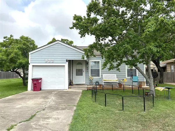 922 W 5th ST, Freeport, TX 77541