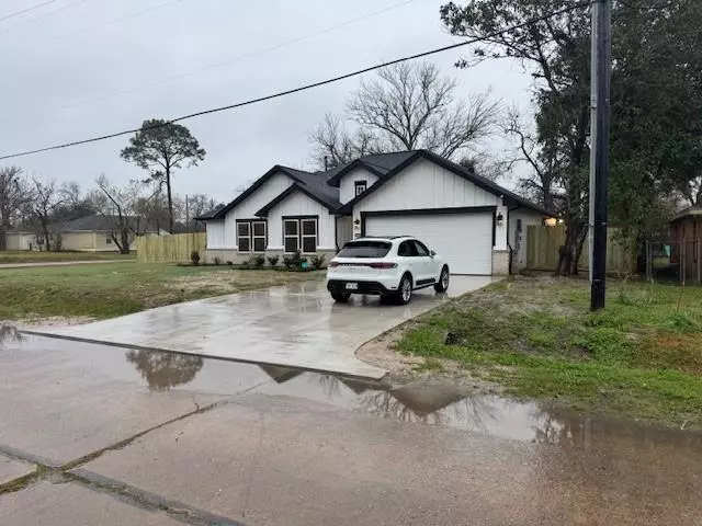 6405 Carver AVE, Texas City, TX 77591