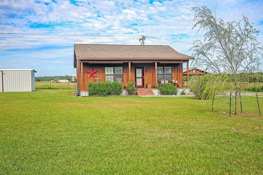 611 Sullivan RD, Apple Springs, TX 75926