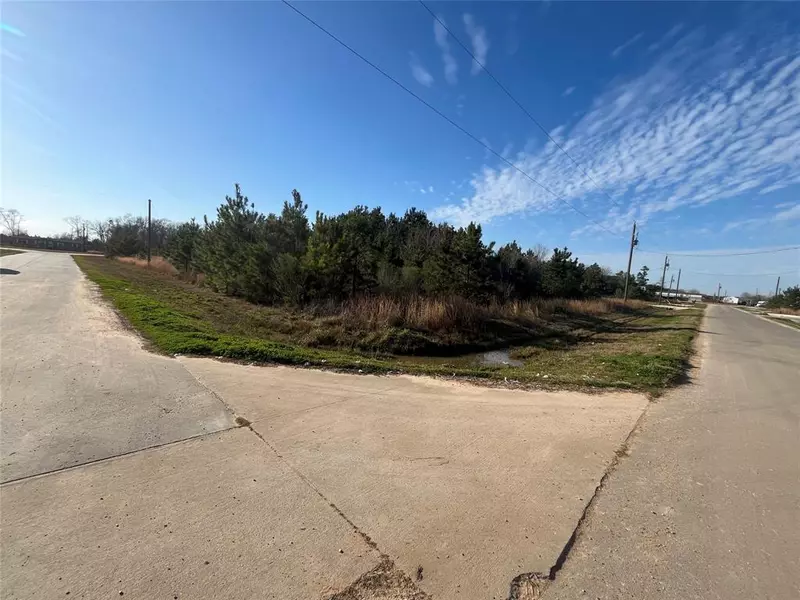 39 5104 RD, Cleveland, TX 77327