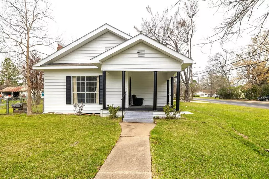 213 E North ST, Livingston, TX 77351