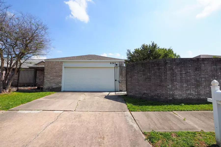 6243 Briar Glade DR, Houston, TX 77072