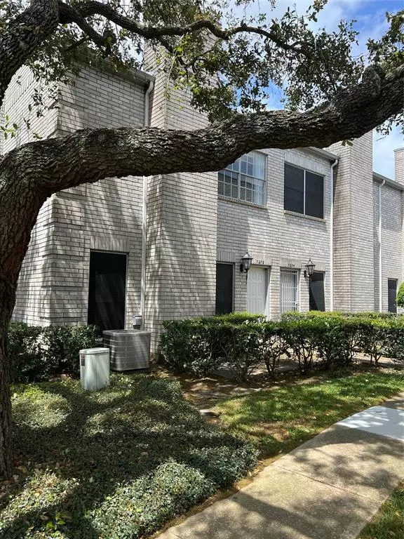 Houston, TX 77036,7272 Regency Square CT