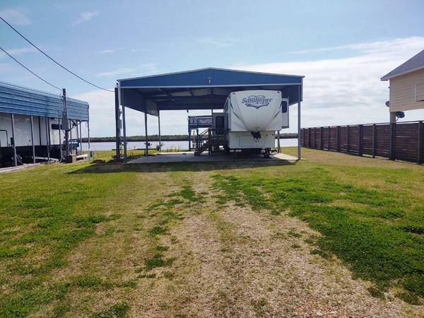 1235 Private Road 675, Sargent, TX 77414