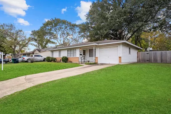 Brenham, TX 77833,206 Cornish DR