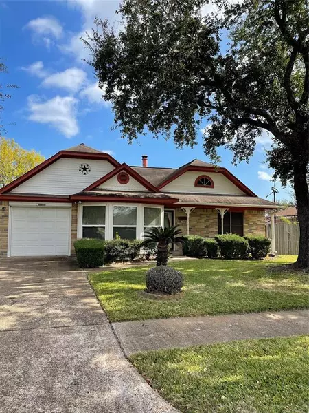 3614 Clover LN, Deer Park, TX 77536