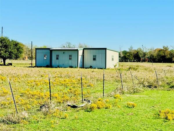 11333 Reinecker RD, Wallis, TX 77485