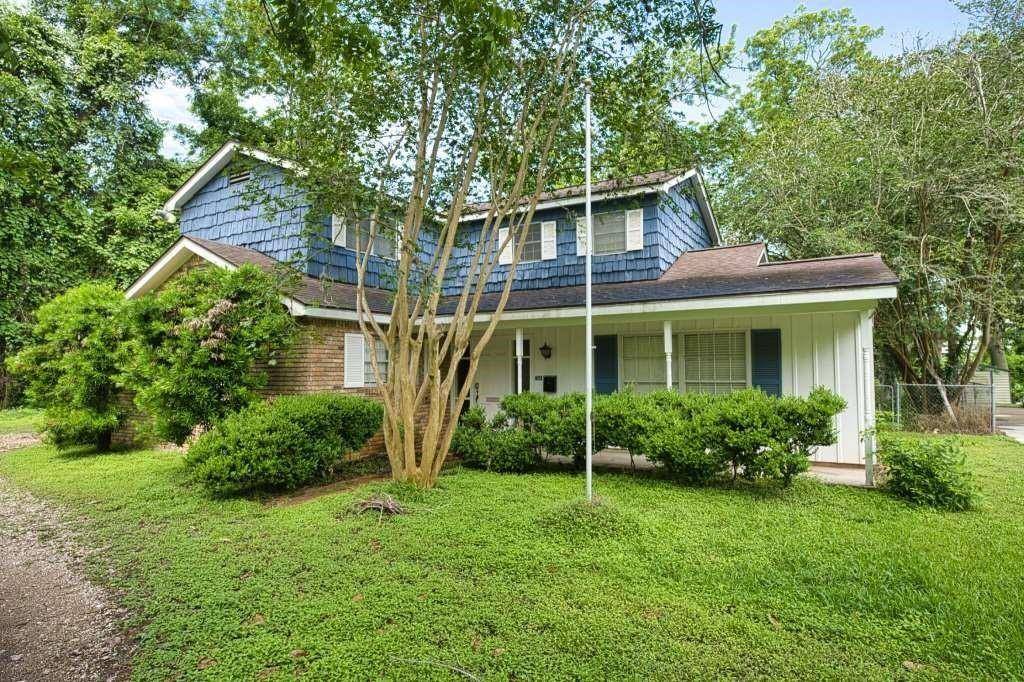 524 Oak DR, Lake Jackson, TX 77566