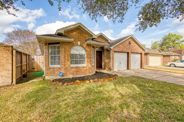 2414 Prides Crossing RD, Houston, TX 77067