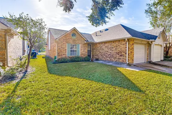 Pearland, TX 77584,655 E Country Grove CIR