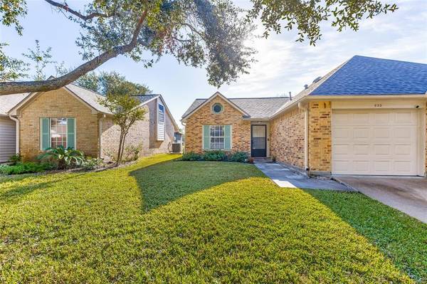 Pearland, TX 77584,655 E Country Grove CIR