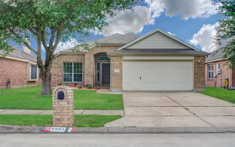 4523 Estate DR, Baytown, TX 77521