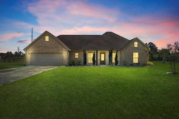 2315 Battlin Bear DR, Orange, TX 77632