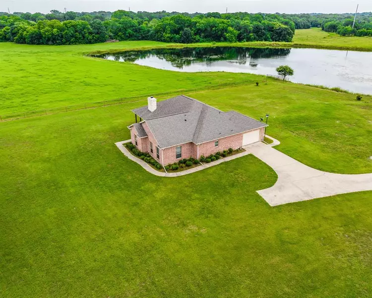 111 Clopton Lake RD, Waxahachie, TX 75165