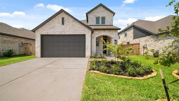 242 Trapper Creek Drive, Conroe, TX 77304