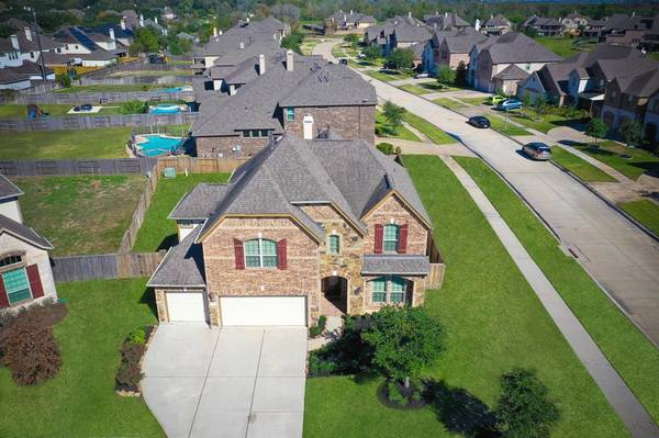 6011 Regal Falls CT, Sugar Land, TX 77479