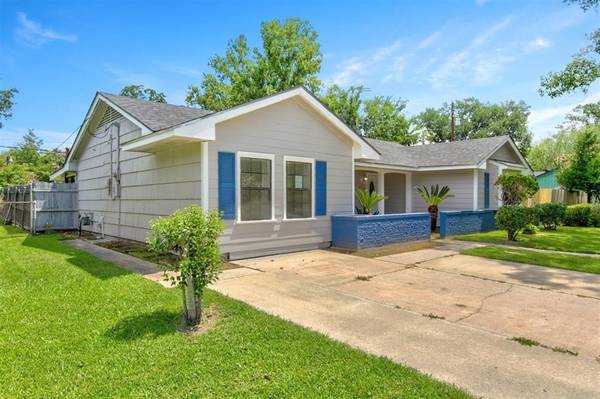 308 Camellia AVE, Orange, TX 77630