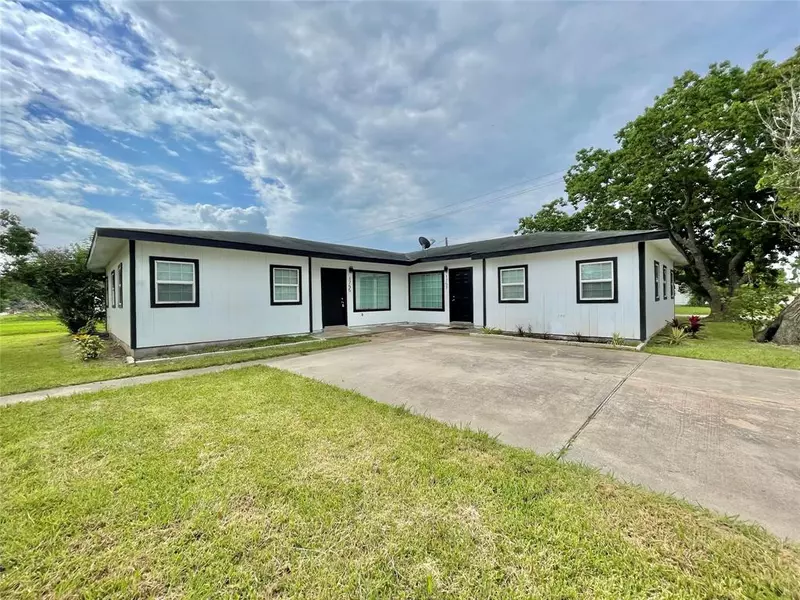 1757 W 6th, Freeport, TX 77541