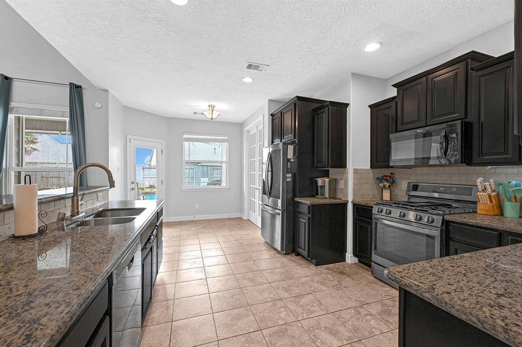 Mont Belvieu, TX 77523,14402 Meadowlands DR