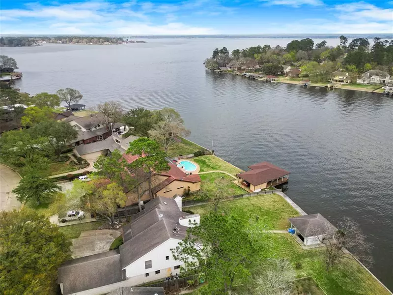 131 Lake View CIR, Conroe, TX 77356