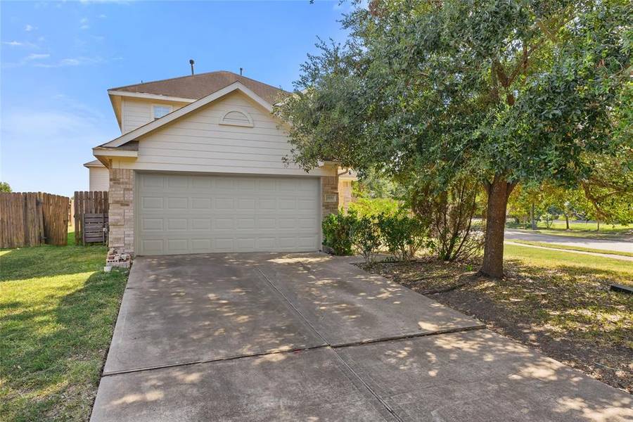 1931 Blossom Breeze LN, Rosenberg, TX 77469