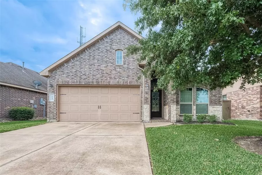 624 Pedernales ST, Webster, TX 77598