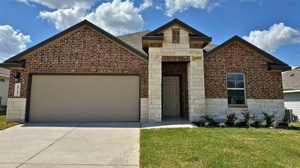 1717 Grimes DR, Brenham, TX 77833