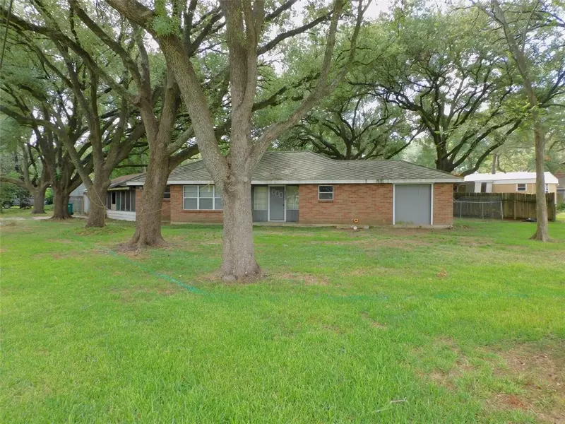 2803 Dupont ST, Pasadena, TX 77503