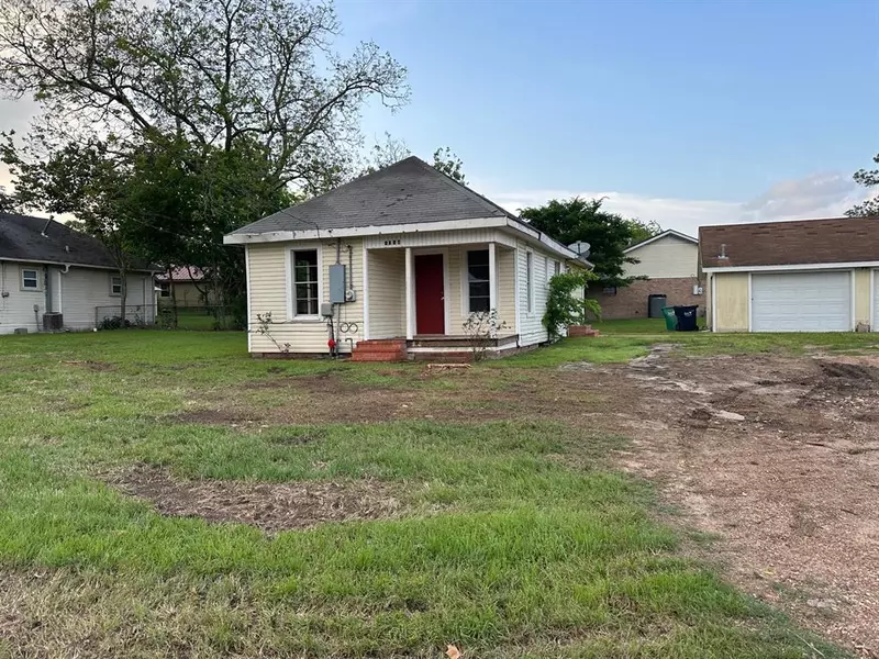 1014 W Jefferson ST W, Brenham, TX 77833