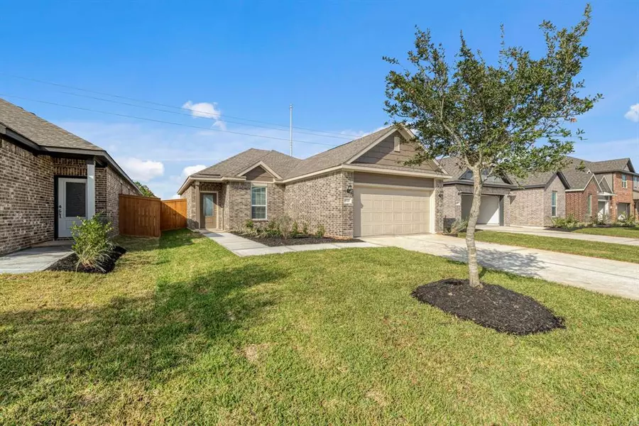 2542 Green Jasper DR, Iowa Colony, TX 77583