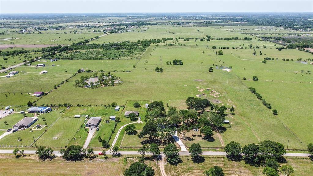 11811 Schmidt RD, Waller, TX 77484