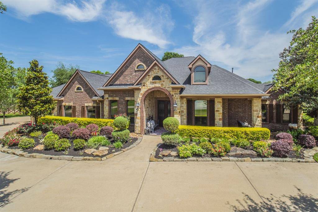 22114 Meadowhurst CIR E, Tomball, TX 77377