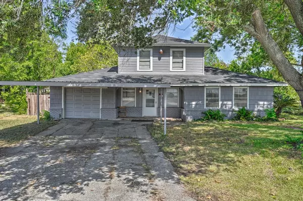 1811 South Main ST, Highlands, TX 77562