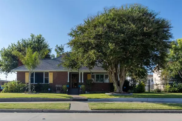 4301 Avenue O, Galveston, TX 77550