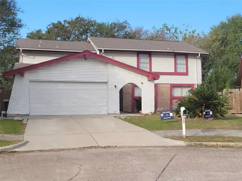 13930 New Village LN, Sugar Land, TX 77498