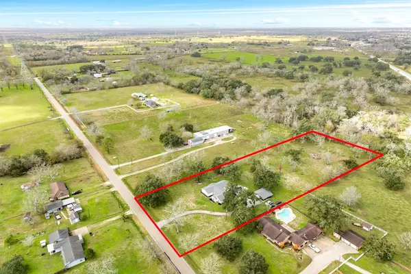 Brazoria, TX 77422,1306 County Road 799